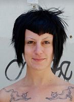 cieniowane fryzury krótkie - uczesanie damskie z włosów krótkich cieniowanych zdjęcie numer 22B